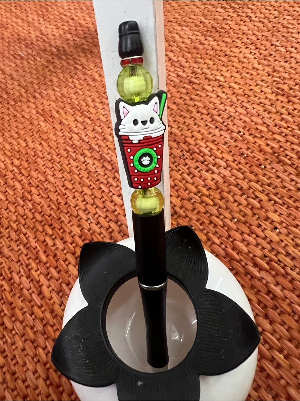 HM 10. Handmade Cute White Cat Coffee Pen  w Red & Green Accents